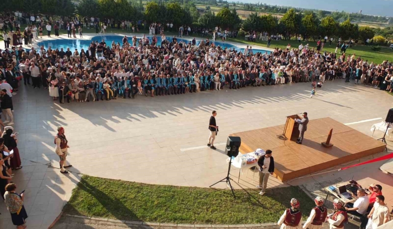 Balıkesir’de Uygulamalı Bilimler Fakültesi ilk mezunlarını verdi