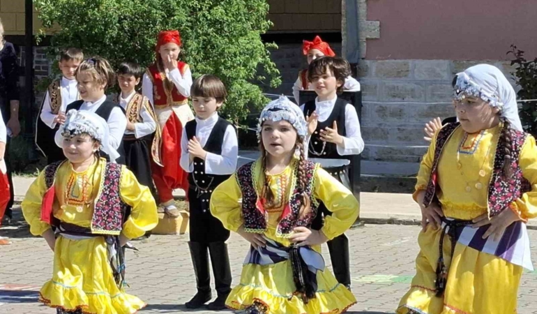 Edirne’de minik öğrencilerin gösterileri hayran bıraktı
