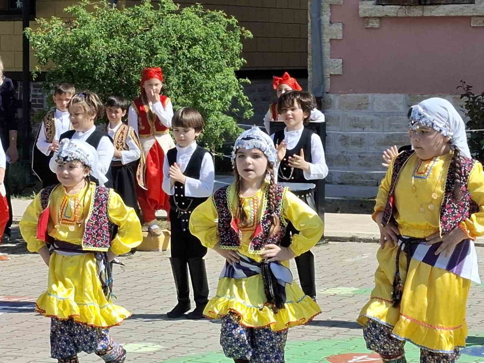 Edirne’de minik öğrencilerin gösterileri hayran bıraktı