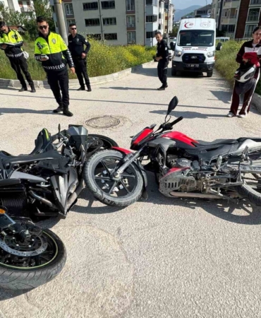 Bilecik’te iki motosiklet çarpıştı: 2 yaralı