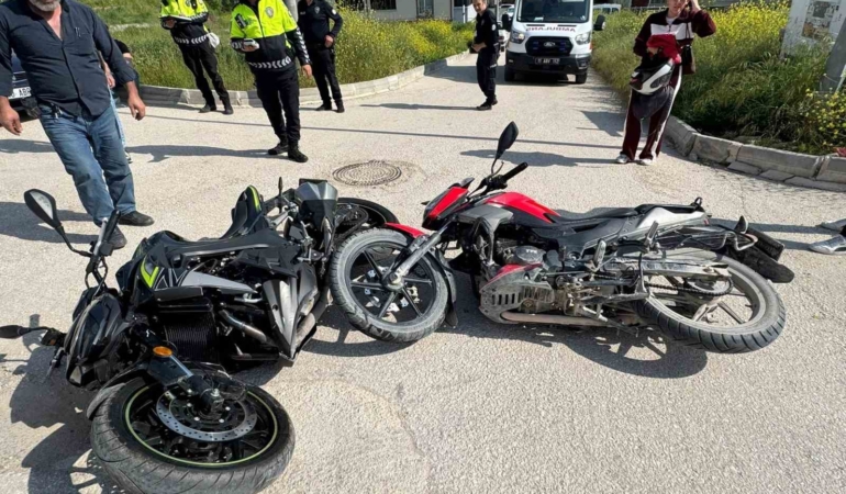 Bilecik’te iki motosiklet çarpıştı: 2 yaralı