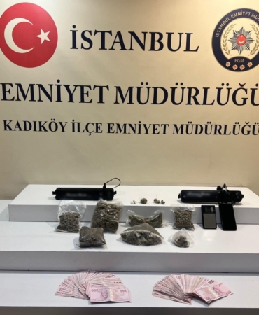 Kadıköy’de narkotik operasyonu: İş yerindeki gizli bölmeden uyuşturucu çıktı