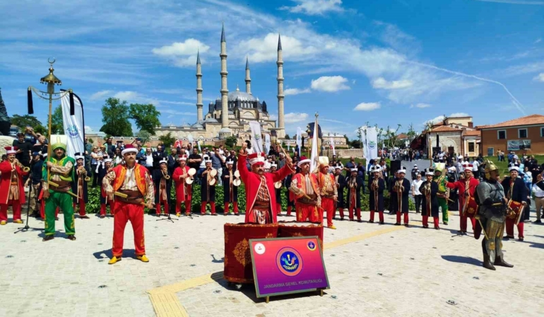 Edirne’de fetih coşkusu: Selimiye Meydanı’nda mehteran konseri düzenlendi