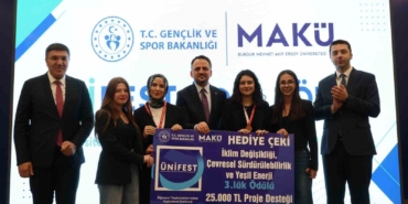BTÜ’lü öğrencilerden ÜNİFEST’te 3 kategoride derece