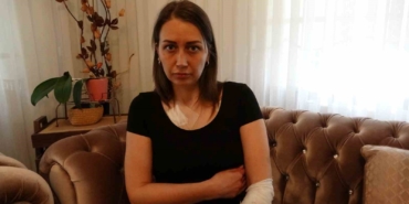Sultangazi’de kan donduran saldırı: Marketten bıçak alıp eşinin önünü kesti, çocuğunun gözü önünde 6 yerinden yaraladı