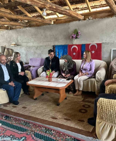 Refiye anne bayramda yalnız kalmadı