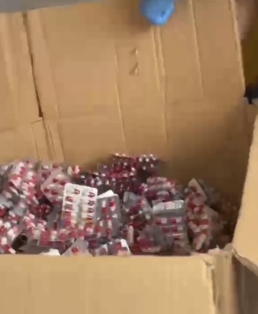 Kamyonetin kasasından 300 bin sentetik ecza hap ele geçirildi