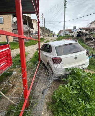 Park halindeki aracın bir anda hareket etti