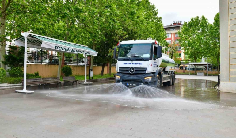 Esenyurt’ta bayram öncesi kapsamlı temizlik seferberliği