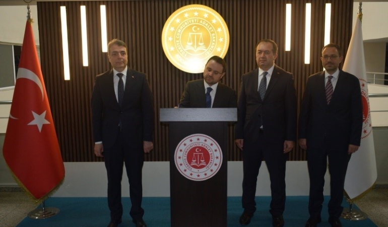 Adalet Bakanı Gürlek’ten Kocaeli Adliyesine ziyaret