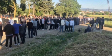 Edirne’de asırlık bayramlaşma geleneği yaşatıldı: Yüzlerce kişi aynı anda bayramlaştı