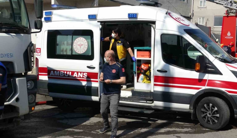 Pendik’te çıkan yangın korkuttu: 1 kişi dumandan etkilendi
