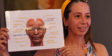 Ayvalık’ta kadınlar yüz yoga atölyesinde buluştu