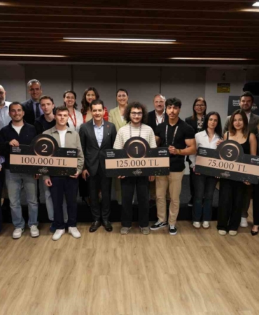 "Fikirleriyle Işıldayan" bin 30 takım bizz@kampüs’ün 15. yılında GODIVA için yarıştı