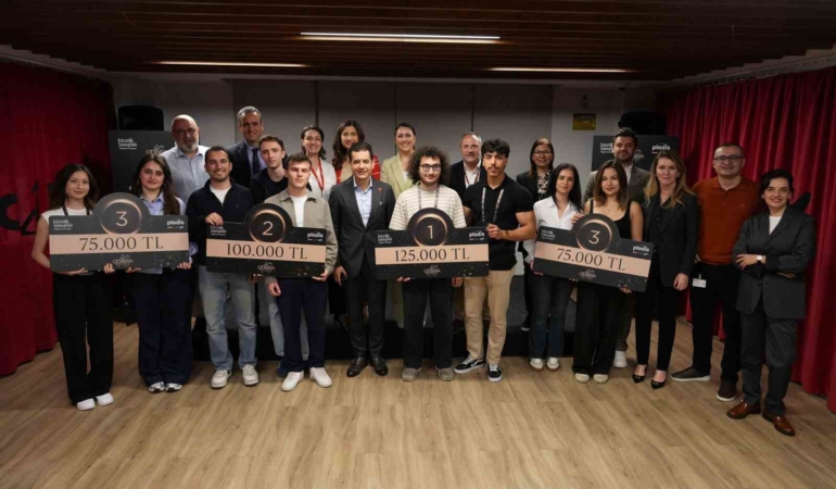 “Fikirleriyle Işıldayan” bin 30 takım bizz@kampüs’ün 15. yılında GODIVA için yarıştı