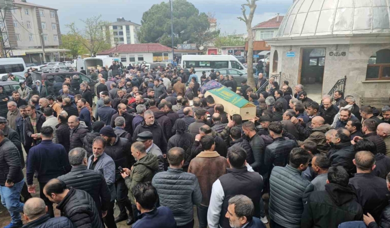 Otobüs kazasında hayatını kaybeden Elif, Tekirdağ’da defnedildi