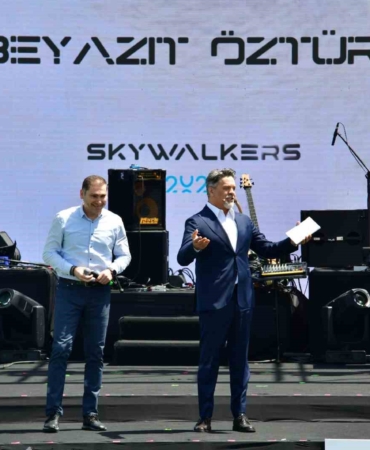 İGA İstanbul Havalimanında büyük aile buluşması: İGA çalışanları Skywalkers’ta