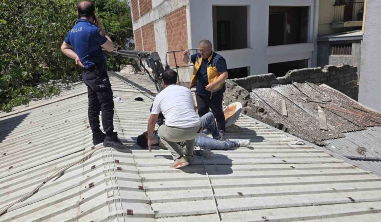 Mudanya’da can pazarı...6.kattan devrilen vinçte 2 işçi yaralandı
