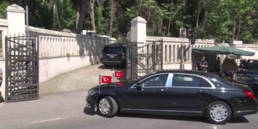 Cumhurbaşkanı Erdoğan anne ve babasının kabirlerini ziyaret etti