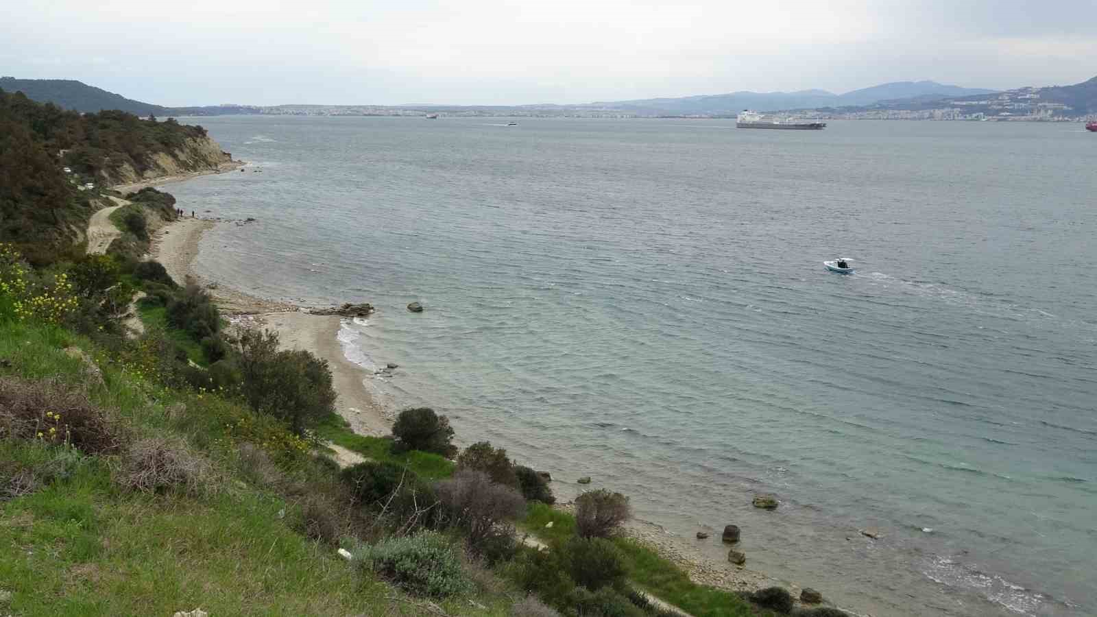 Çanakkale Boğazı’ndaki bombardımanın en net görüldüğü Baykuş iskelesi ve cephe hattı drone ile görüntülendi