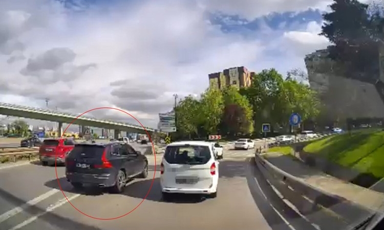 Ataşehir’de taralı alandan kaynak kamerada: Hem kural ihlali yaptı hem de diğer sürücü ile tartıştı