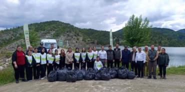 Süzmen Gölet’inde poşet poşet çöp toplandı