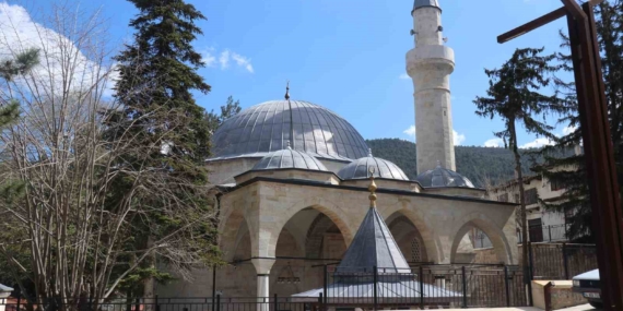 Birçok badire atlatan 508 yıllık cami tarihe tanıklık etmeye devam ediyor