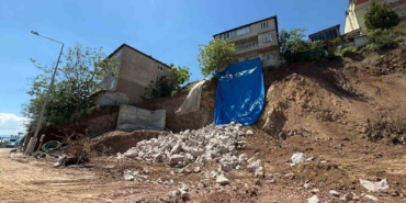 İzmit’te temel kazısı 56 kişiyi evinden etti