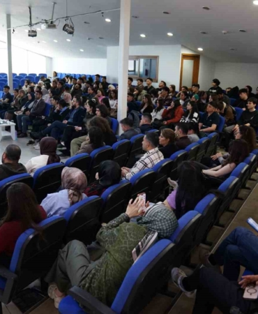 Esenyurt’ta gençlere yapay zeka çağında kariyer rehberliği