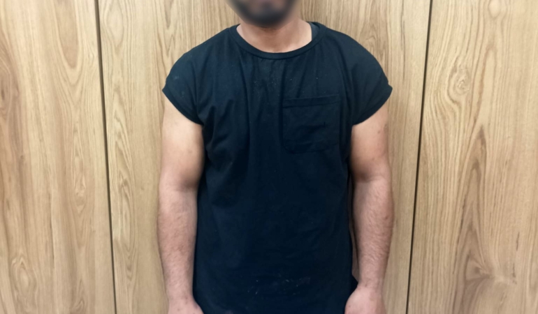 Arnavutköy’de apartman önünden bebek arabası çalan hırsız yakalandı