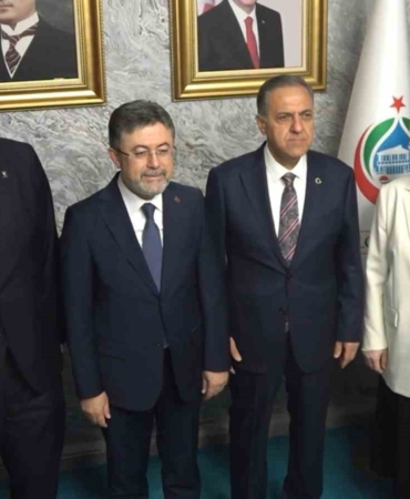 Tarım ve Orman Bakanı Yumaklı, Yalova’da sektör temsilcileriyle buluştu: "Tarımsal kayıplar geri alınacak"