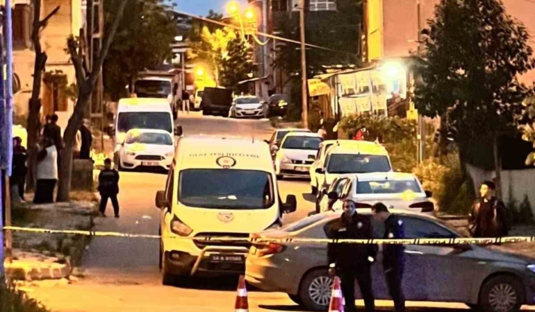 Arnavutköy’de aile kavgası kanlı bitti: Kuzenini başından vurdu