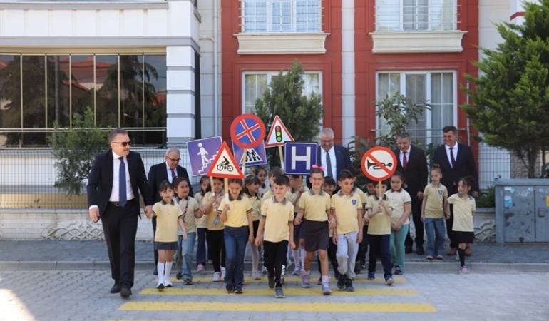 Edremit’te Trafik ve İlkyardım Haftası kutlandı