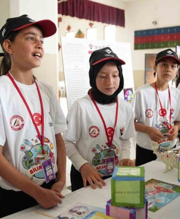 Sındırgı’da kırsal mahallede bilim fuarı heyecanı