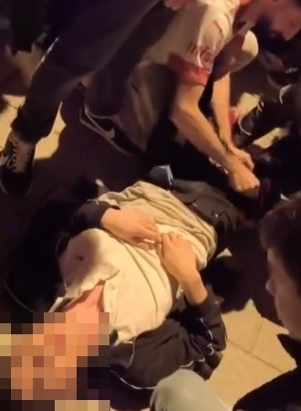 Esenyurt’ta şampiyonluk kutlamasında bir taraftar bacağından bıçaklandı