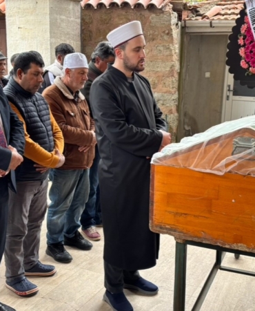 Tüfekle vurularak hayatını kaybeden 14 yaşındaki Gizem Özdemir son yolculuğuna uğurlandı