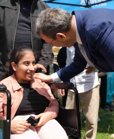 Pendik’te engelsiz şenlik coşkusu: Bin 500 engelli birey ve ailesi doyasıya eğlendi