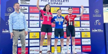 Kağıtspor ulus ve uluslararası arenada madalyaya doymuyor
