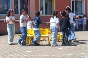 Minik yüreklerden ertelenen 23 Nisan coşkusu