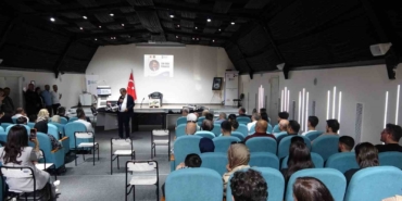 Denetimli Serbestlik Müdürlüğü’nden çocuklara ve ailelere anlamlı seminer: "Aile bizim sığınağımız ve kalemizdir"