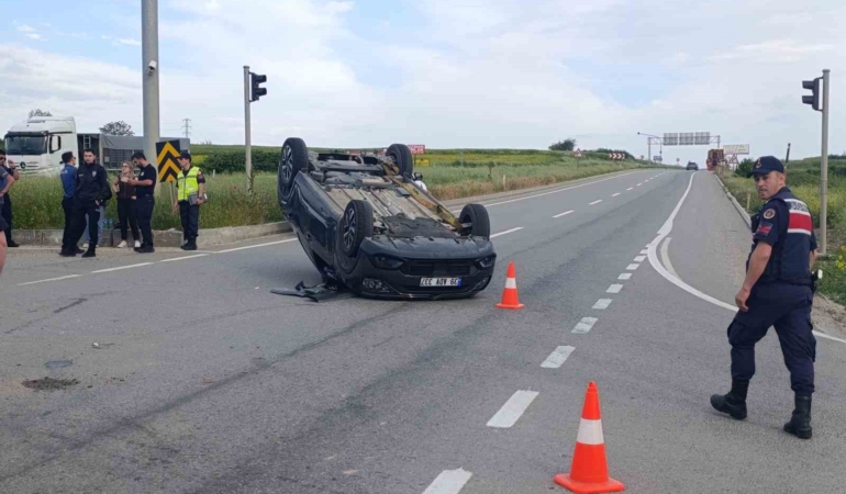 Tekirdağ’da kamyonetle çarpışan otomobil ters döndü: 1 yaralı