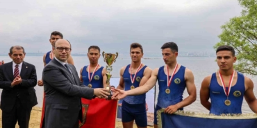 Cerrahpaşa CUP Kürek Yarışları’nda üniversiteler Küçükçekmece Gölü’nde yarıştı