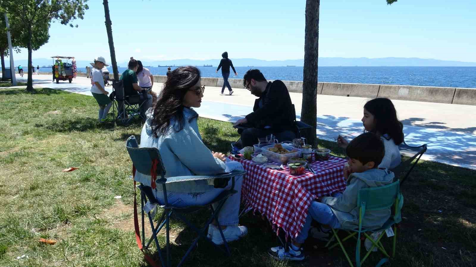 Bayramın 4. gününde Pendik ve Kartal sahillerinde yoğunluk