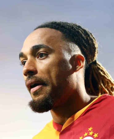 Sacha Boey, Galatasaray ile 100. resmi maçına çıktı