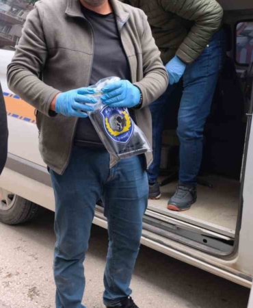 Polisten kaçtı, üzerinden ruhsatsız tabanca çıktı