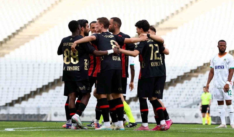 Trendyol Süper Lig: Fatih Karagümrük: 2 - Corendon Alanyaspor: 1 (Maç sonucu)