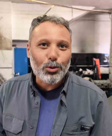 Kamyonetin motorunda giden tamirci konuştu: "Müşteriyi 40 bin liradan kurtardık"