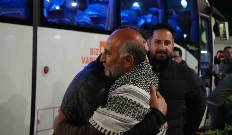 İsrail’in alıkoyduğu Sumud Filosu aktivistleri İstanbul’a getirildi