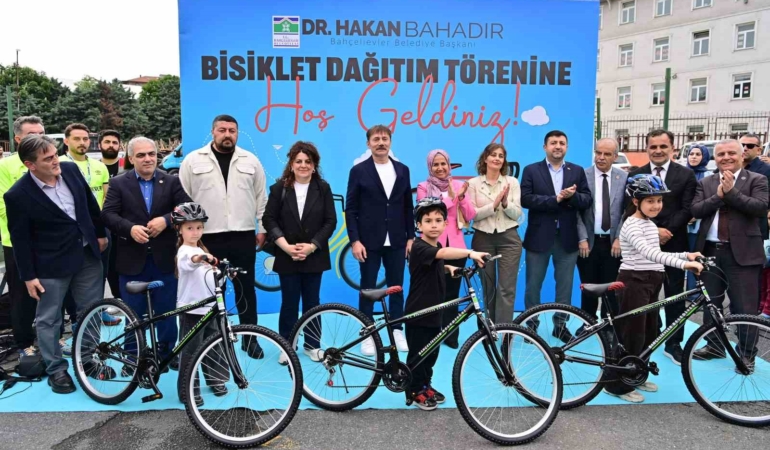 Bahçelievler’de 200 çocuğa bisiklet dağıtım töreni