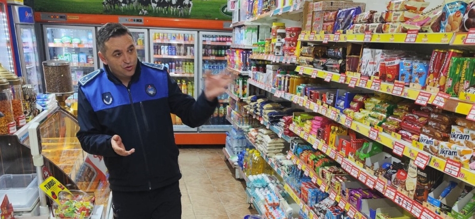 Zabıta ekiplerinden bakkal ve marketlere denetim